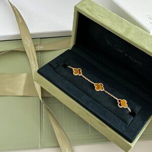 Van Cleef & Arpels Vintage Alhambra 5 Motifs Tiger's Eye Bracelet